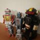 Lot de 5 robots en tole et plastique vintage 1960 a 70