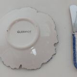 Cup-shaped butter dish with knife