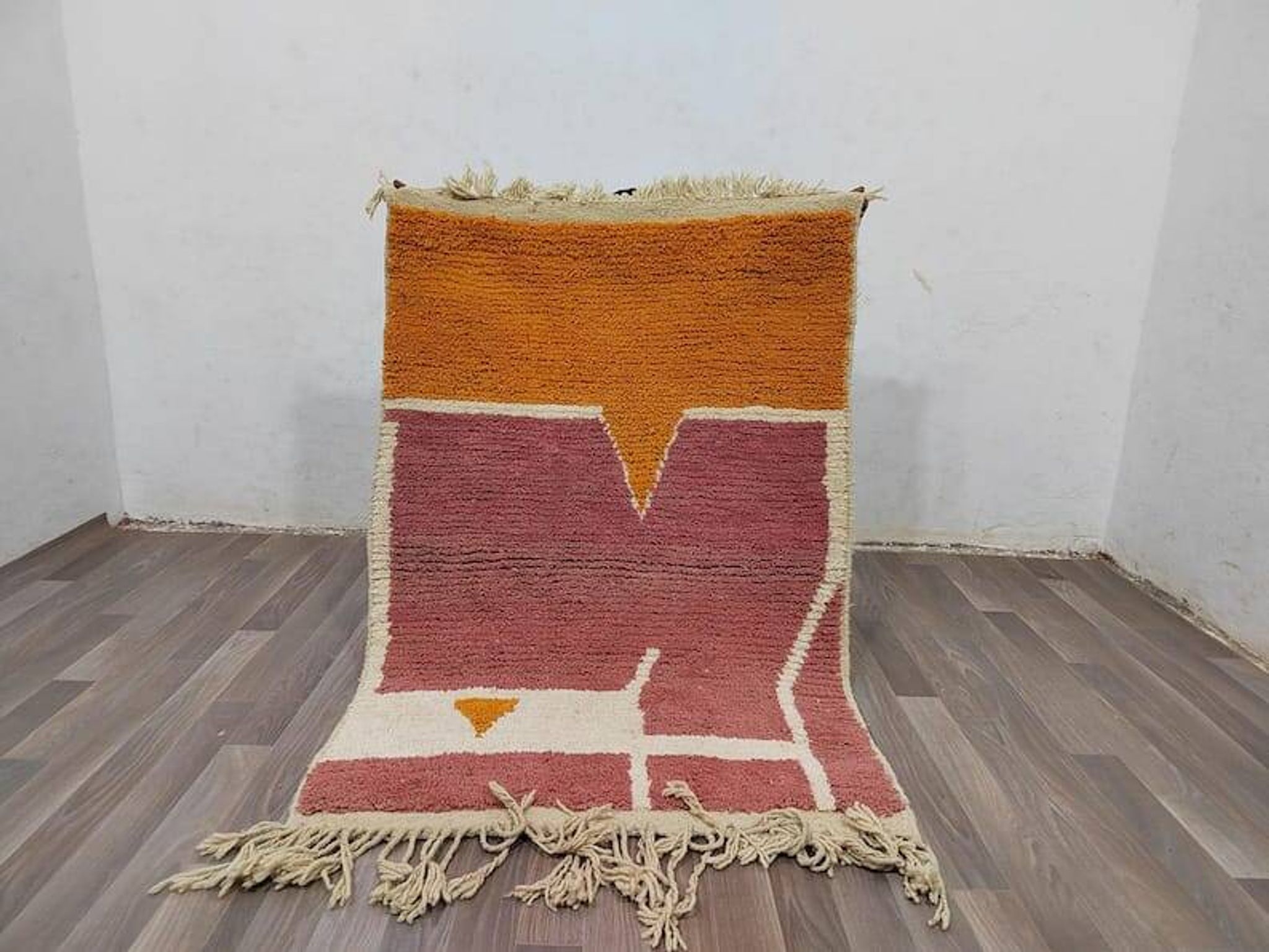Pure natural wool rug, size 160 x 240 cm