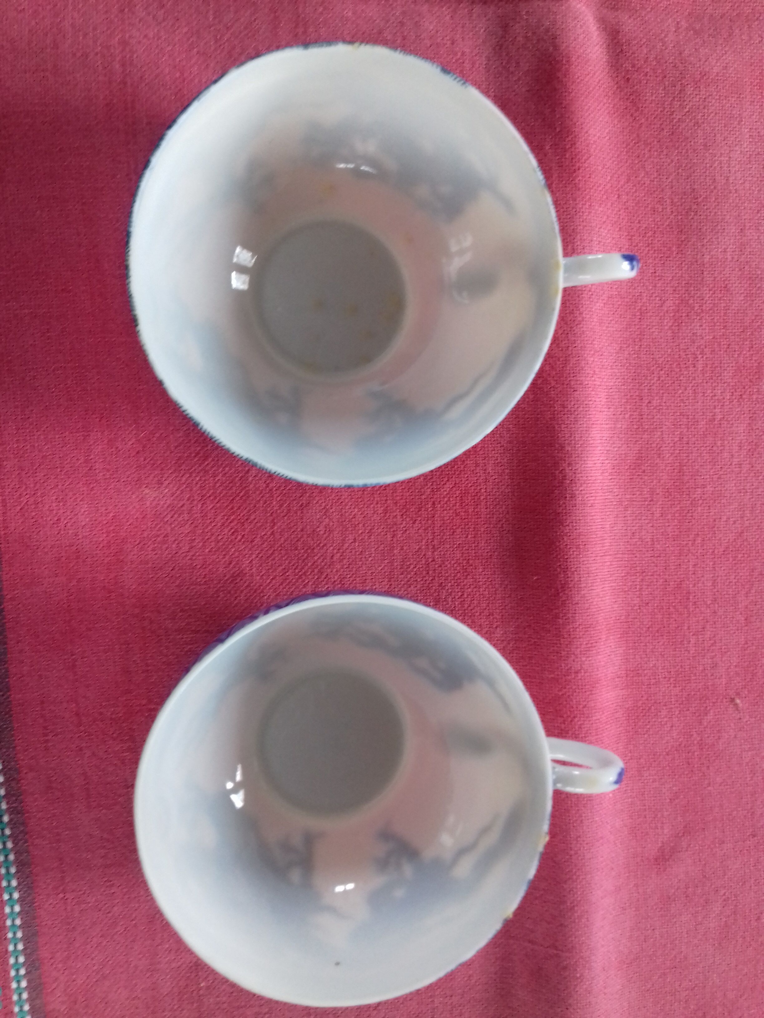 2 porcelain cups with their saucer, hand-painted "Japanese dragon" décor. Do in Japan.