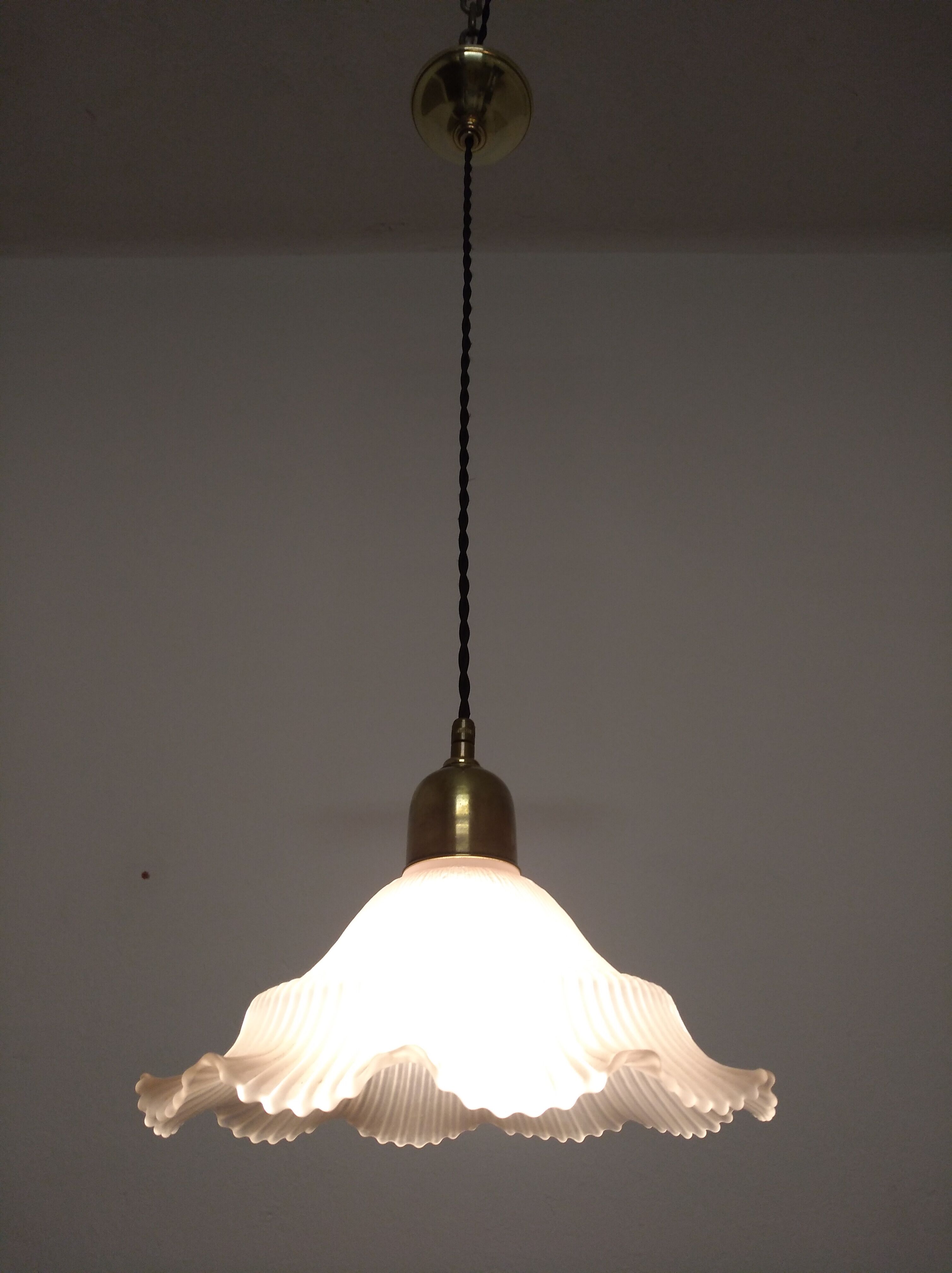 Vintage shortbread glass suspension