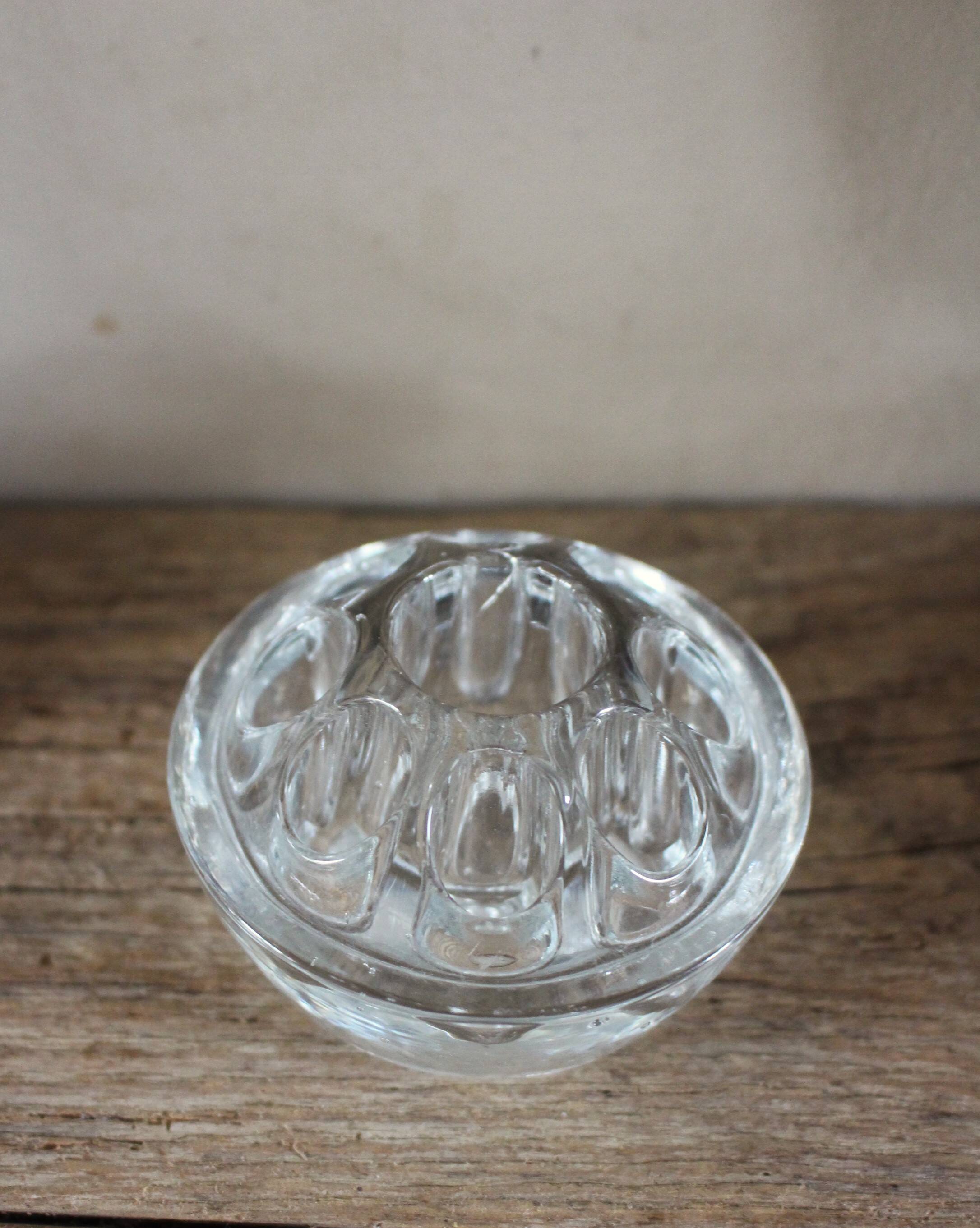 Page 1 of 7 Small 9-hole flower pick, vintage soliflores