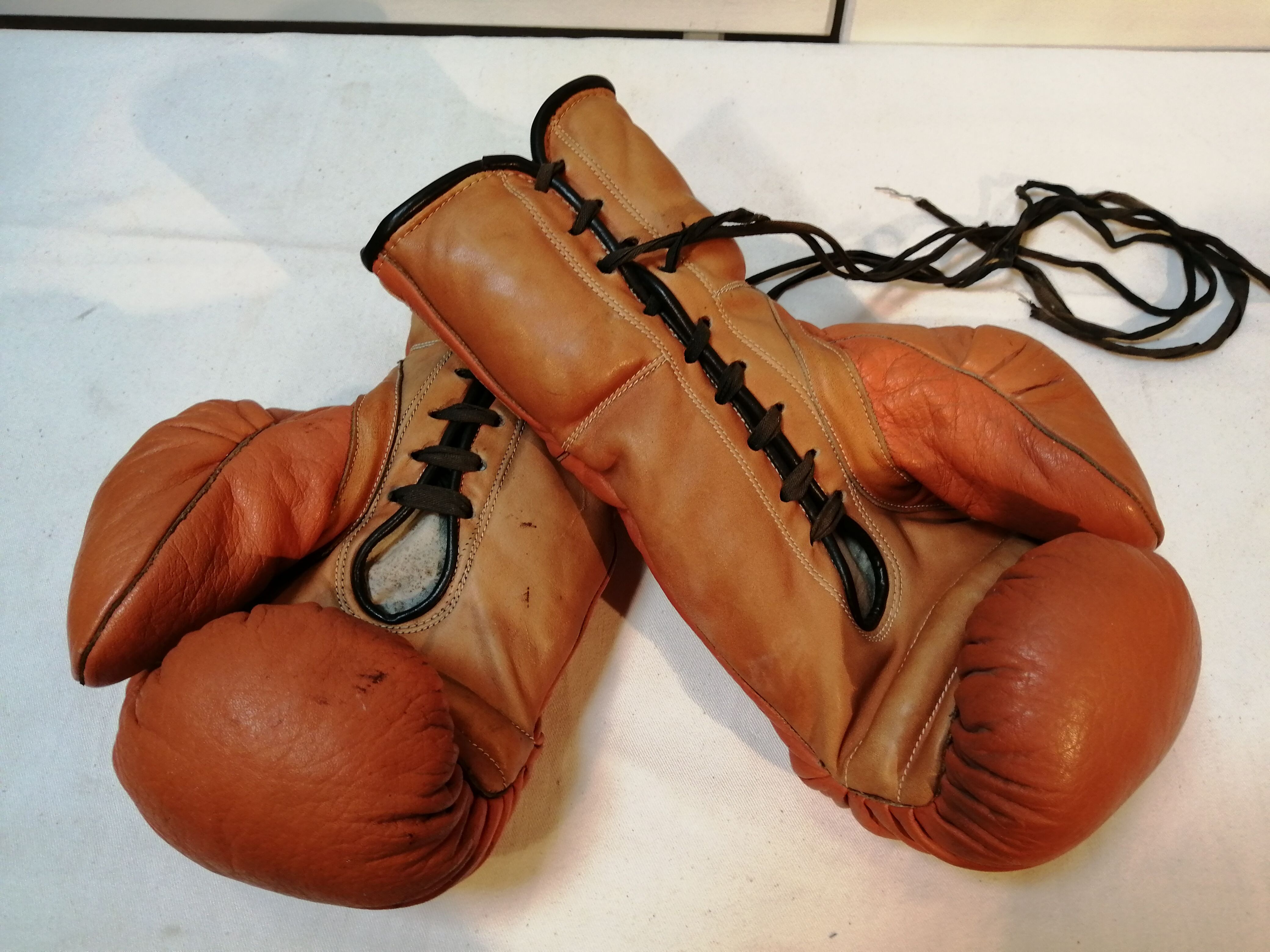 Vintage Leone Anniversary Leather Boxing Gloves 1947