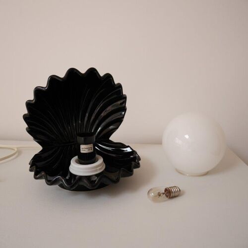 Lampe coquillage noire
