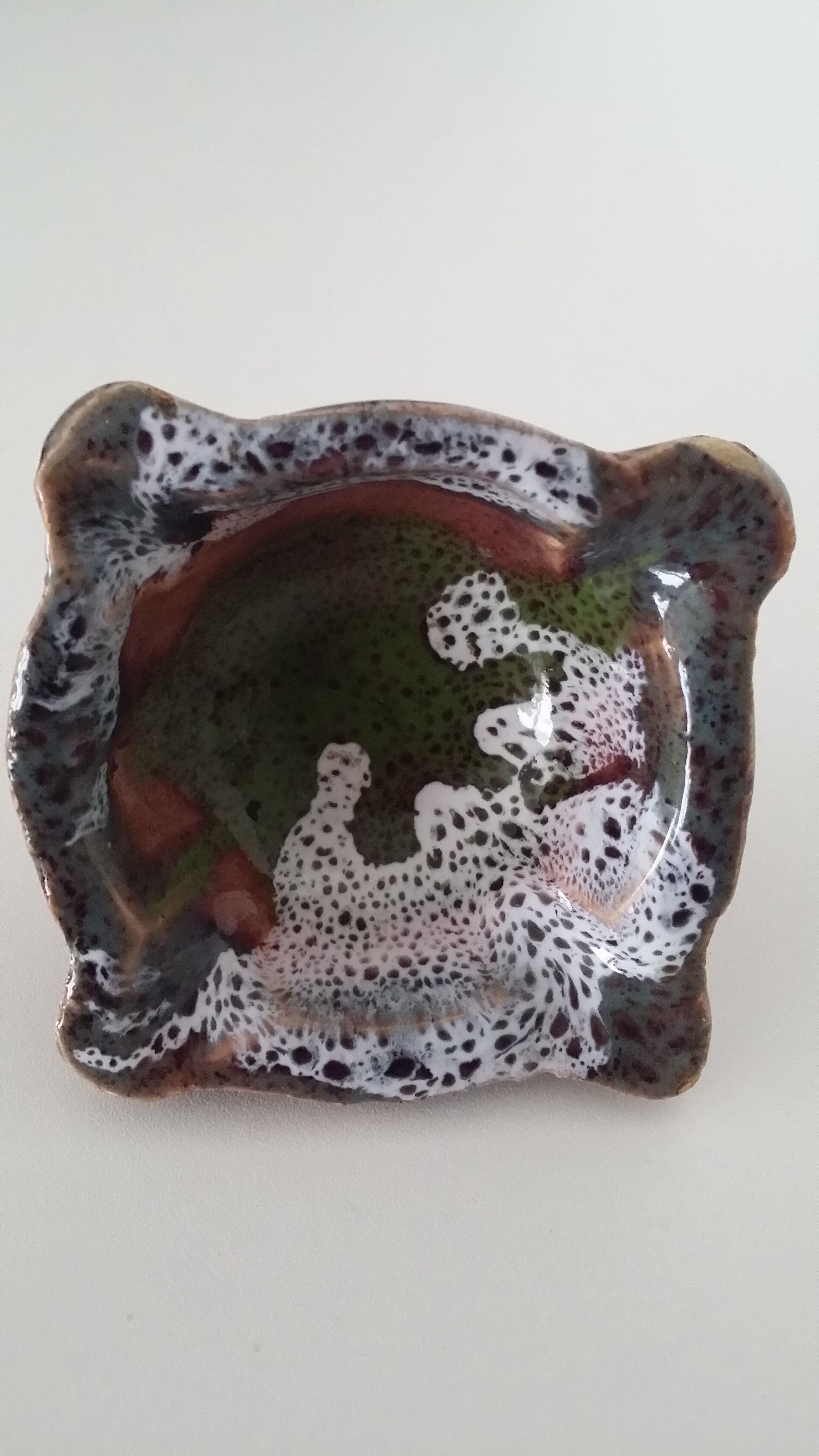 Ceramic ashtray
