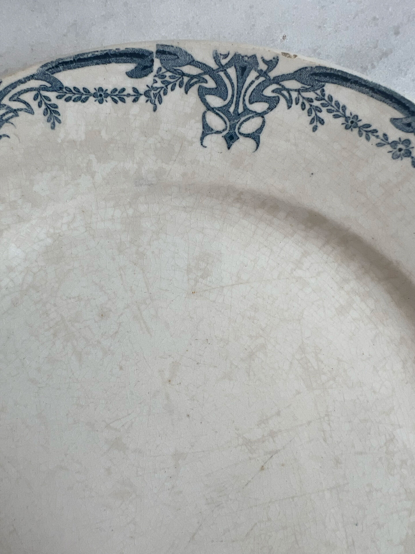 Flat plate Sarreguemines Digoin, Vaucluse Collection
