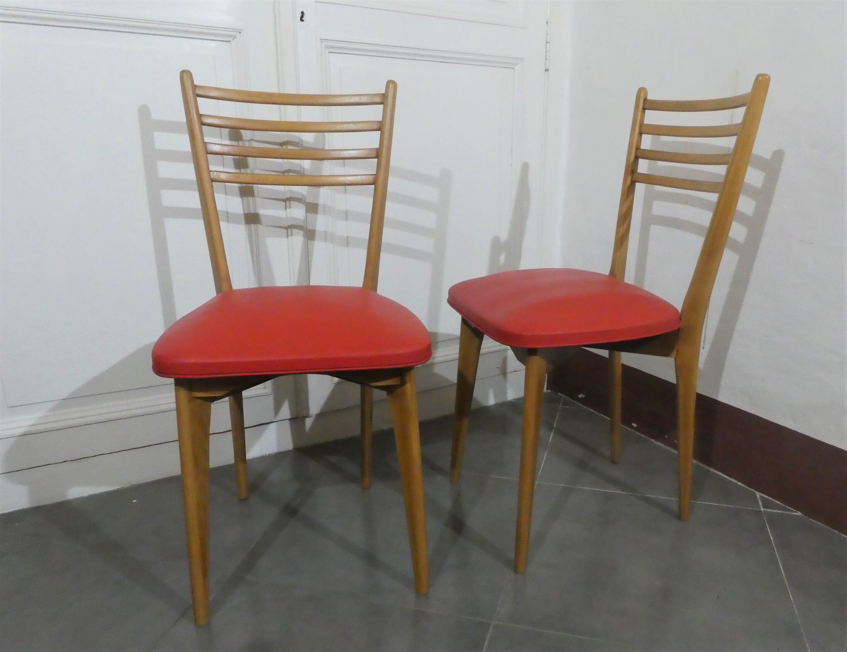 Lot of 6 dining room chairs