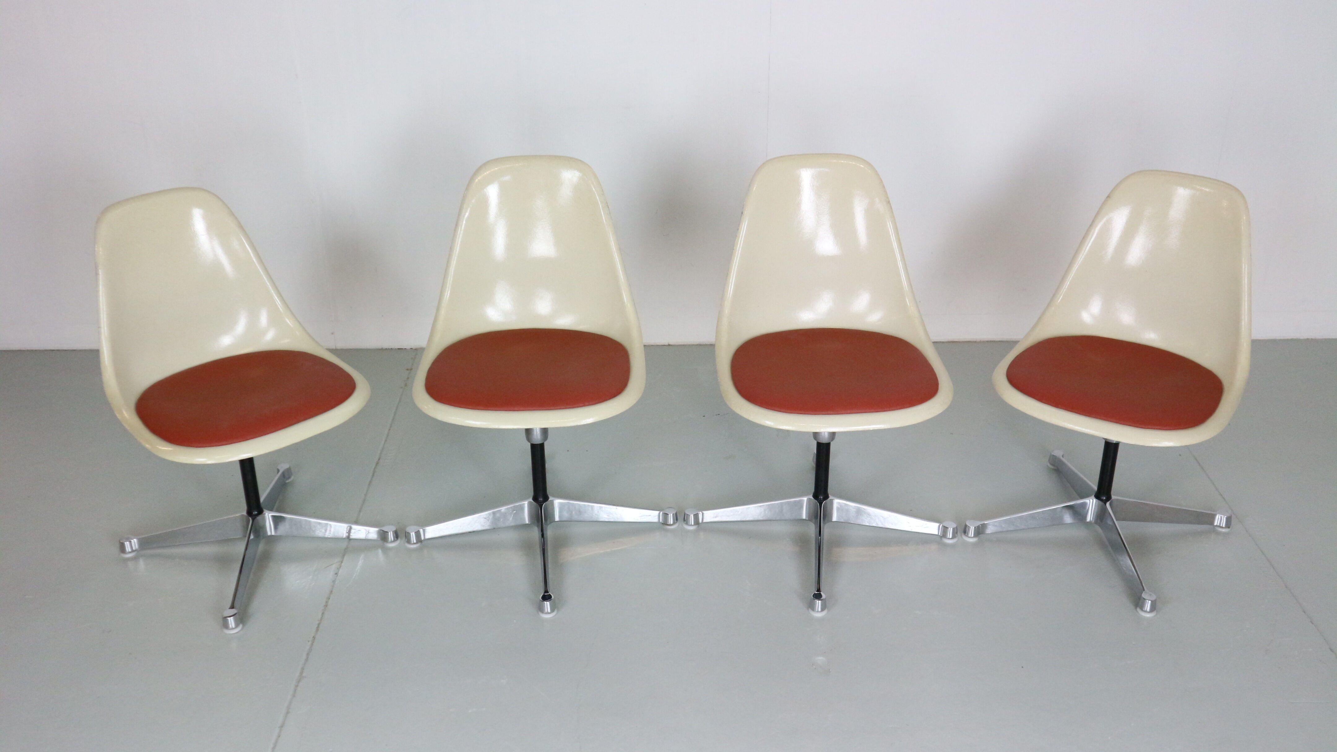 Set de 4 chaises de Charles & Ray Eames pour Herman Miller, 1960