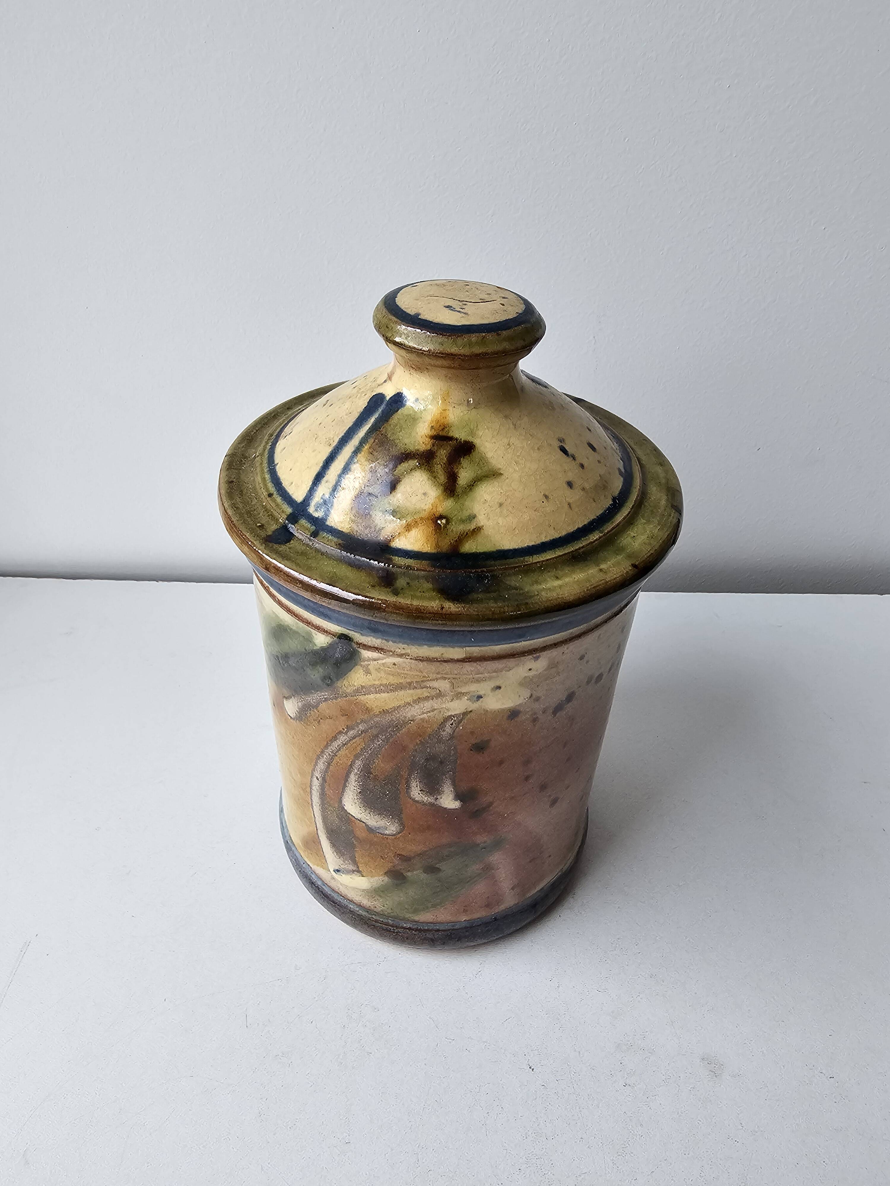 Covered stoneware ceramic pot - Signed Monogram BV (signature to be identified)