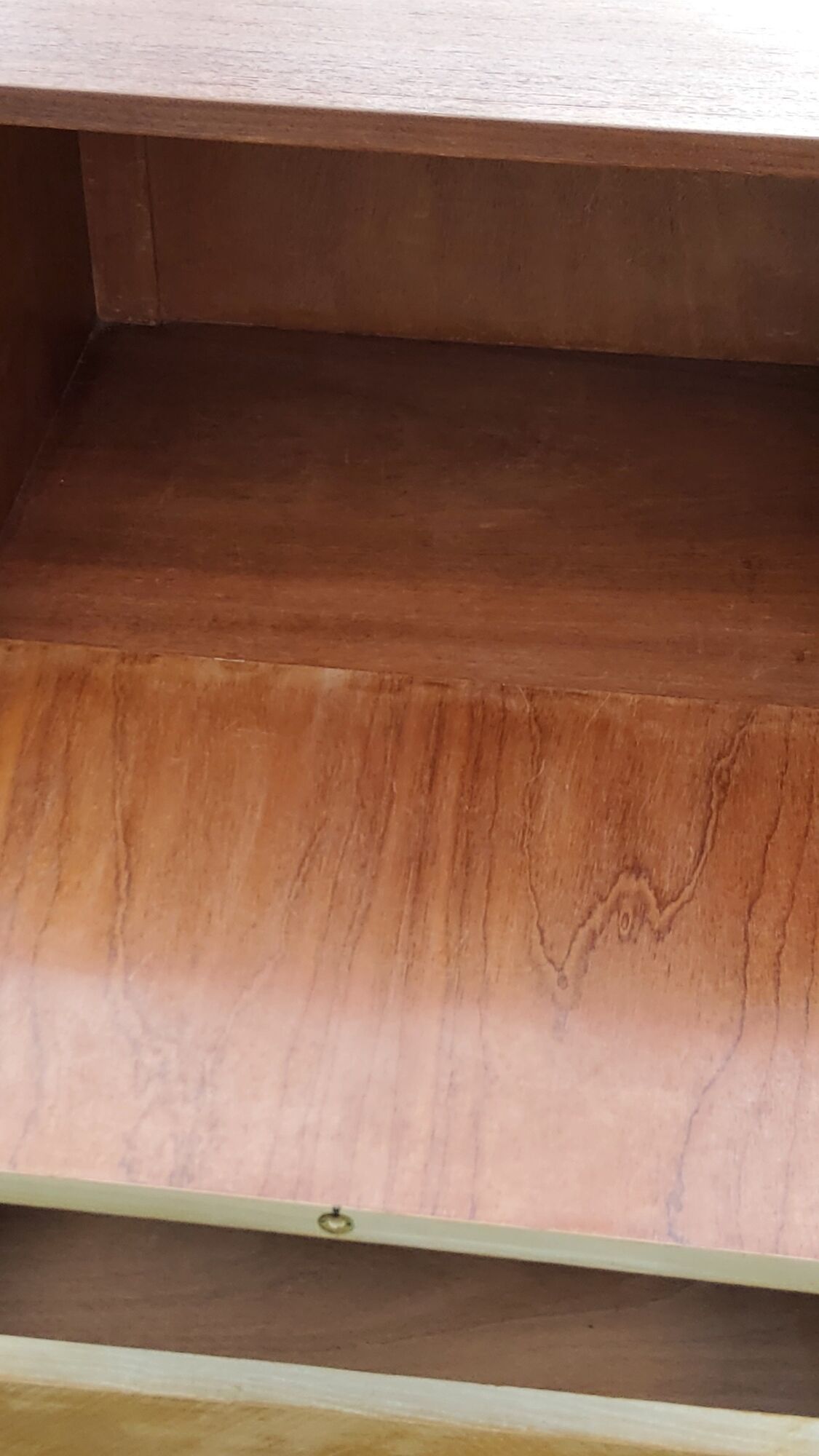 Enfilade of the 50s in oak and mahogany feet compass