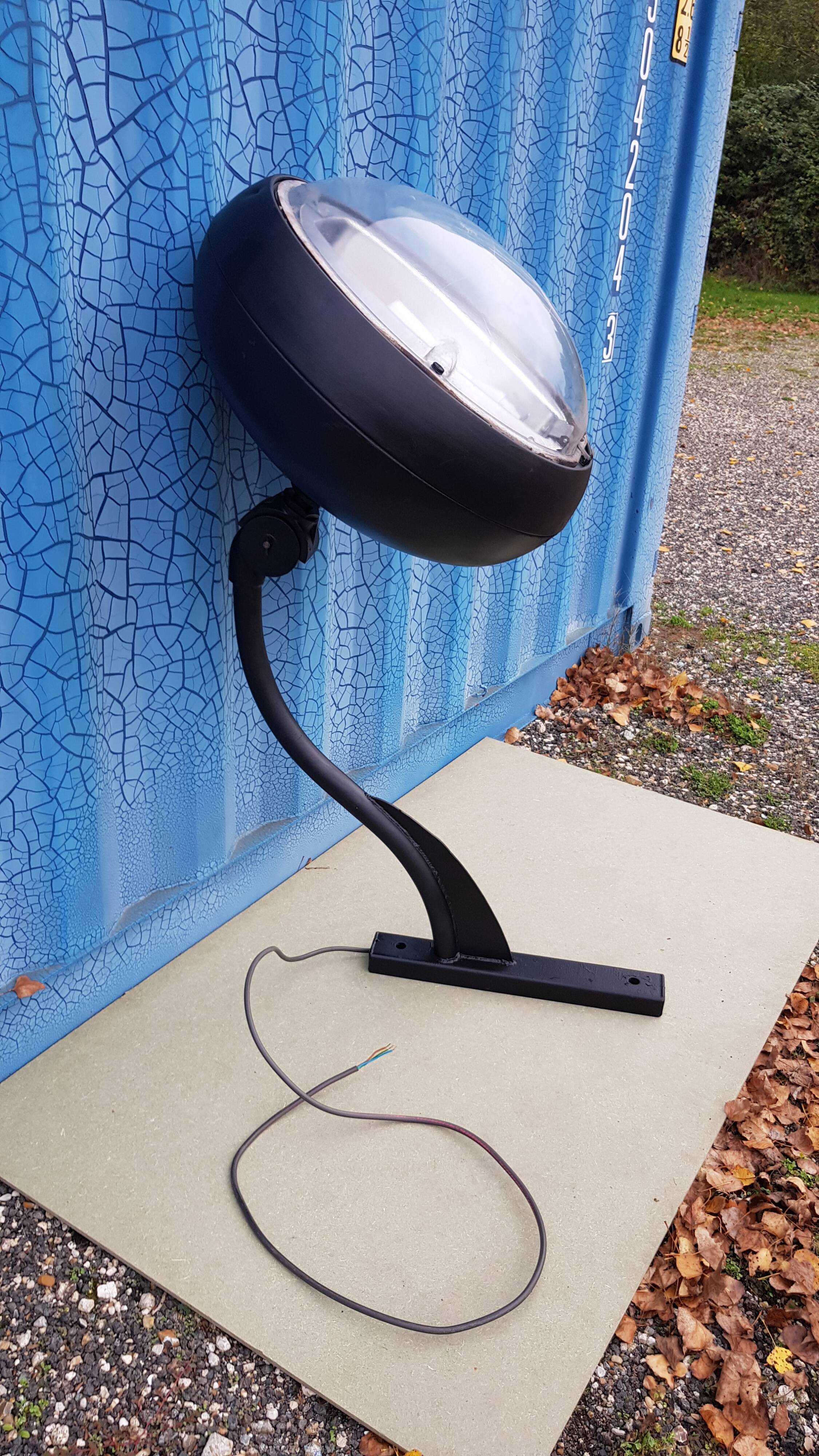 Former round lantern of public lighting of the city of Paris