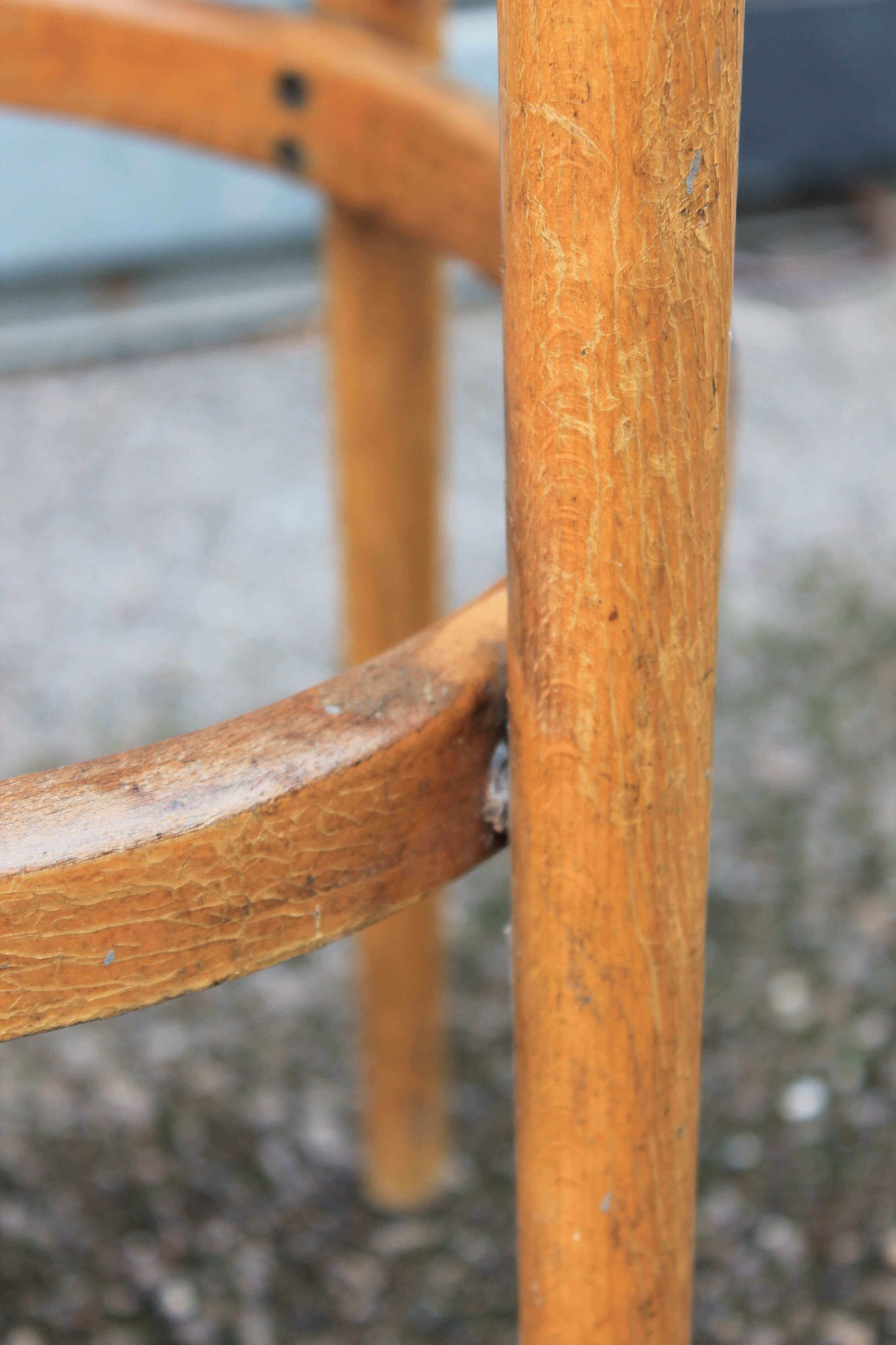 Baumann Mondor stool