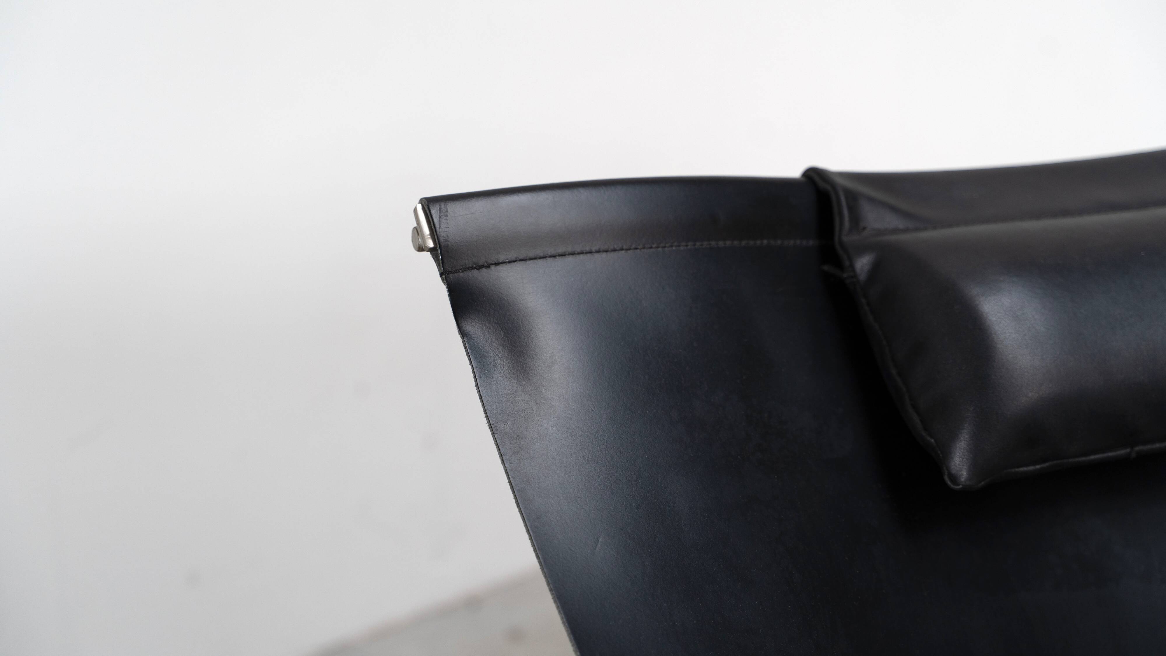 Semana lounge chair by David Weeks