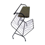 Magazine rack, in wired metal