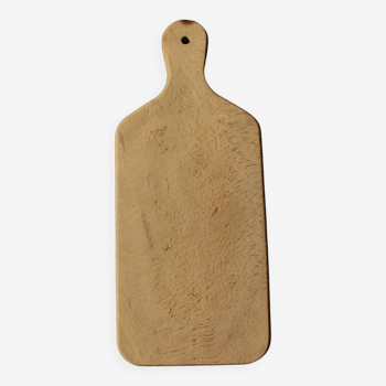 Small wooden cutting board with handle