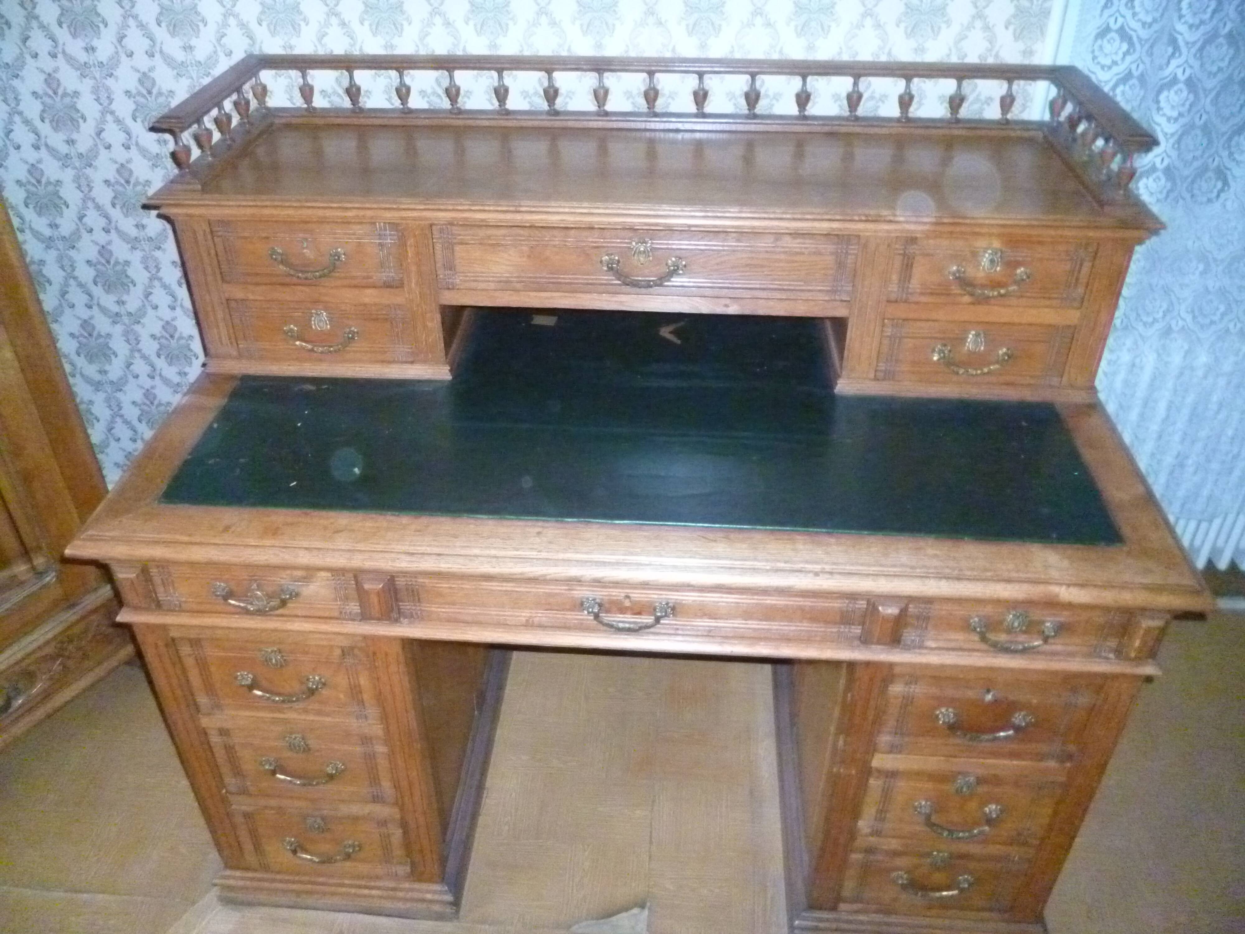 Oak desk