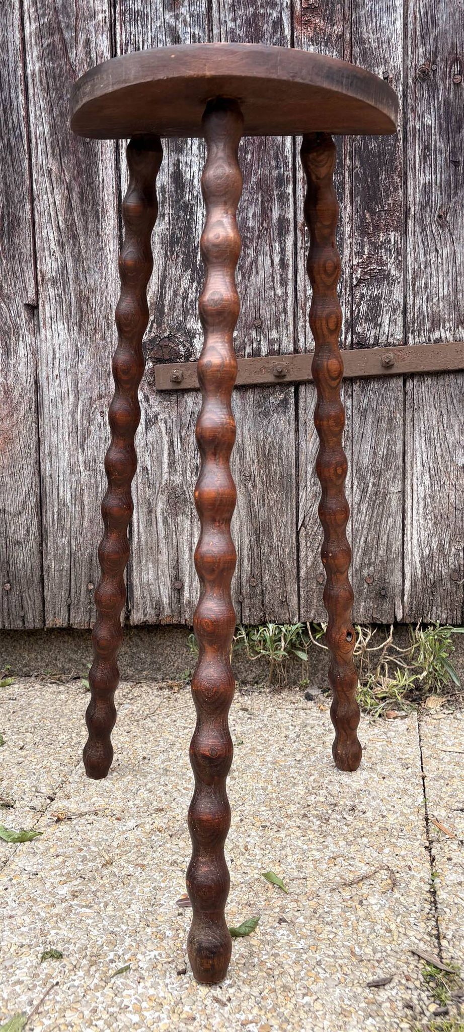 Elegant vintage demi-lune side table in turned wood, vintage, 1950s - 1960s.