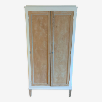 Armoire parisienne