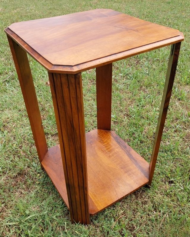 Beautiful antique pedestal table / side table / bedside table