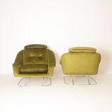 Paire de fauteuils en velours vert, 1970