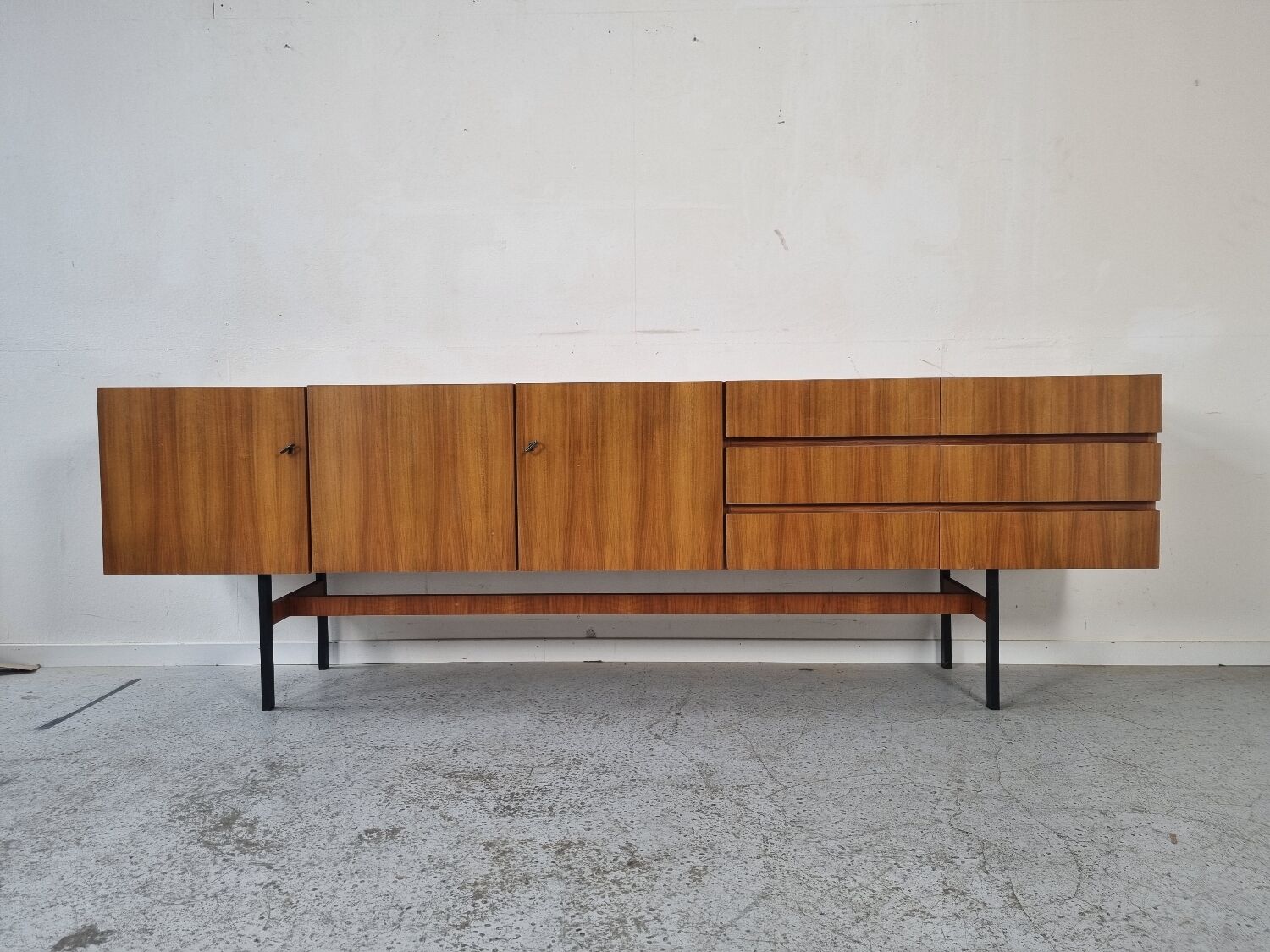 Scandinavian rowning Musterring walnut 60s