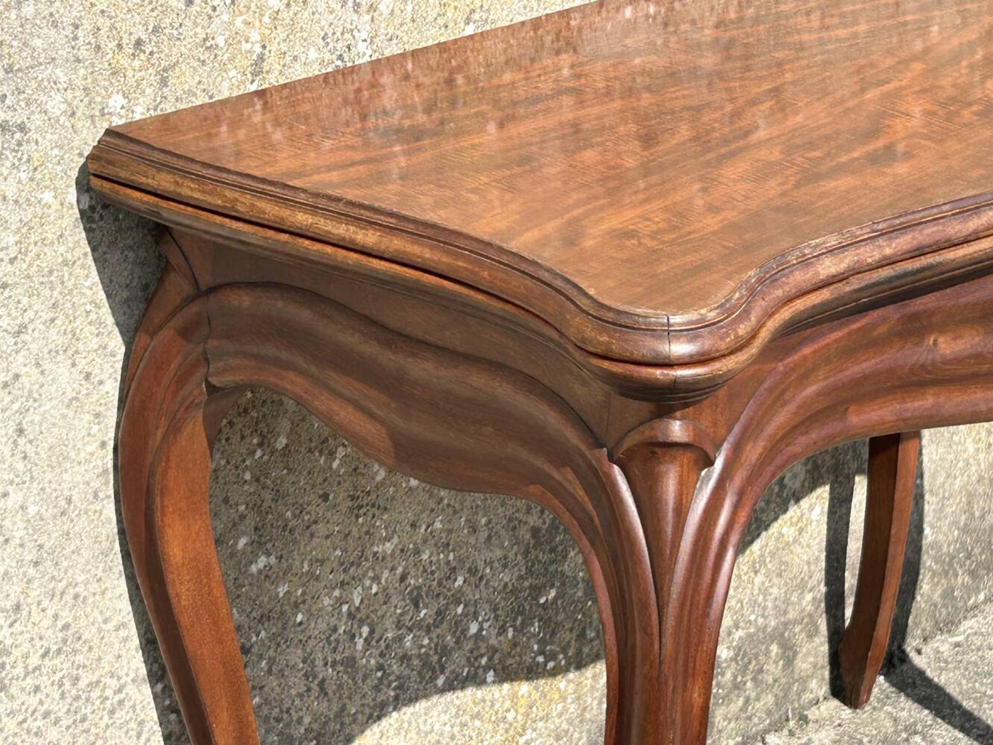 Table de jeu en bois d'acajou Napoléon III, 18ème siècle