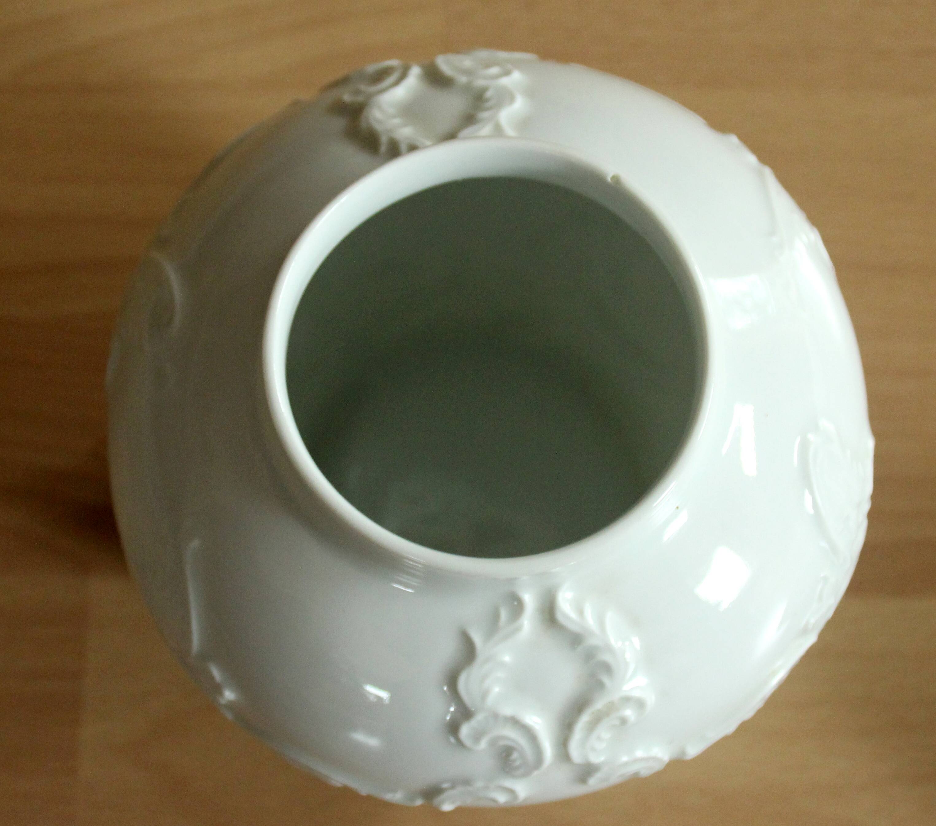 Handmade white lidded porcelain vase by Royal Bavaria KPM - Vintage