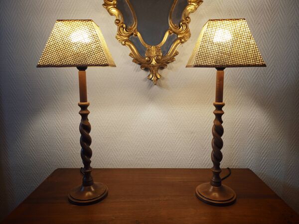 Paire de lampes hautes en bois tourné