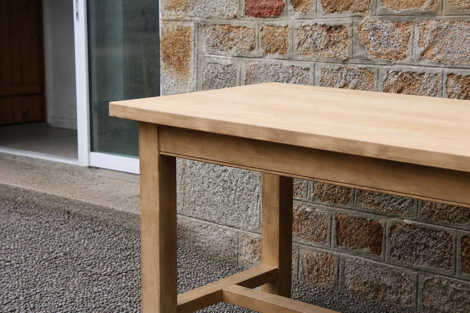 Solid oak farmhouse table – 4 to 6 diners