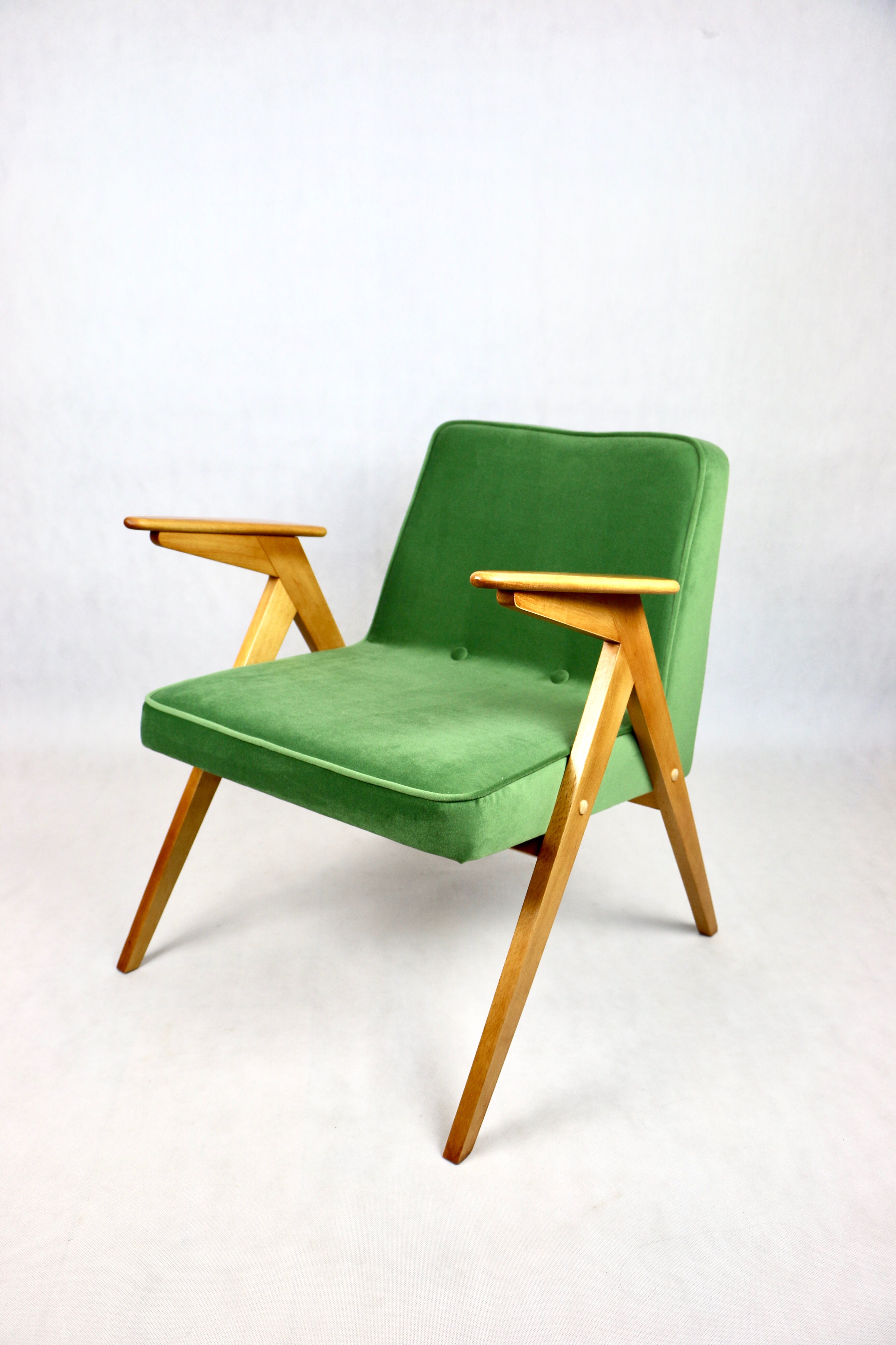 Fauteuil Bunny par Józef Chierowski, années 1970