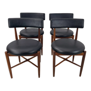 4 chaises par V.wilkins