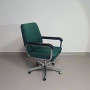 Office chair with armrests / turnable / not height adjustable