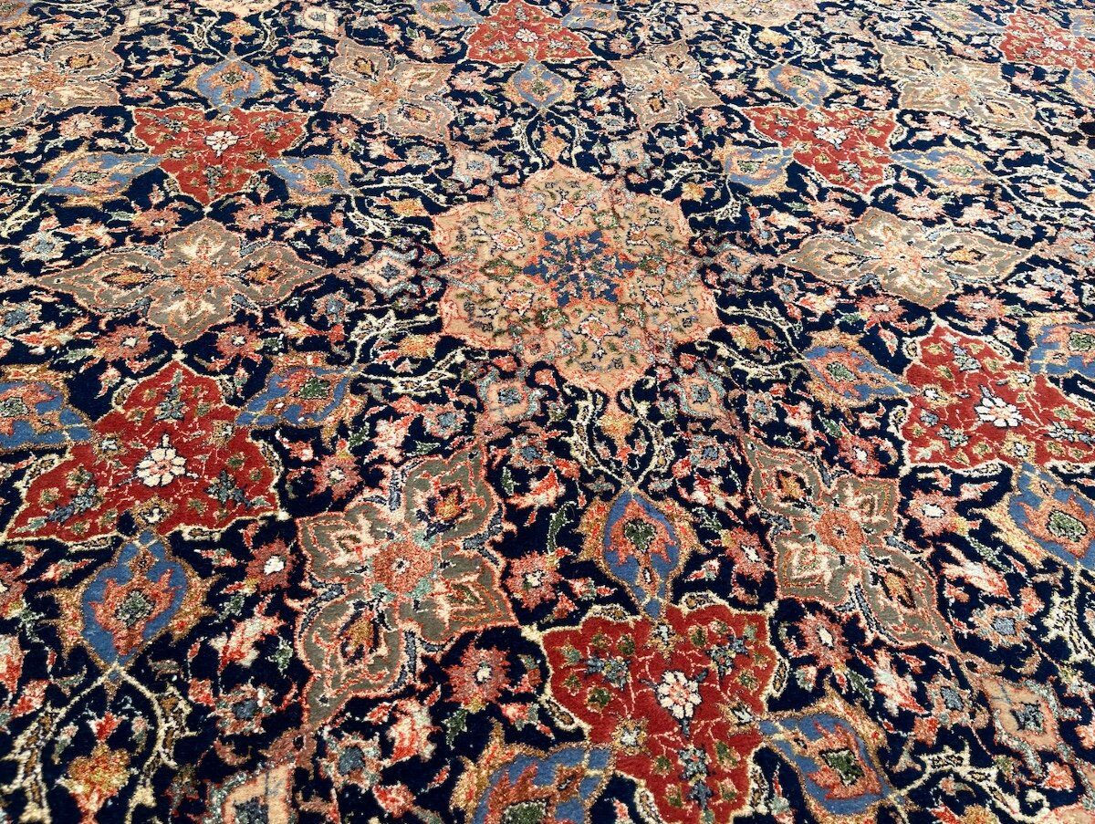 Persian rug, isfahan in wool and silk
