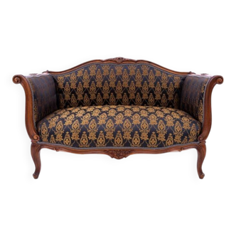 Petit canapé ancien de la fin du XIXe siècle, France. Après restauration.
