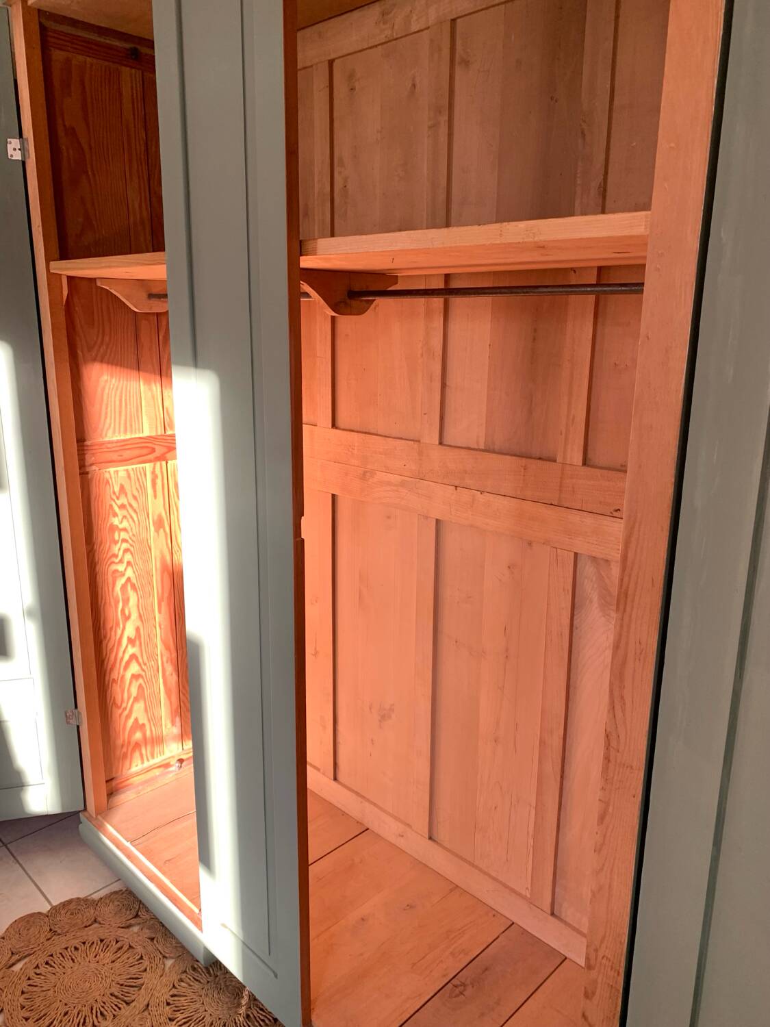 Parisian wardrobe (spirit)