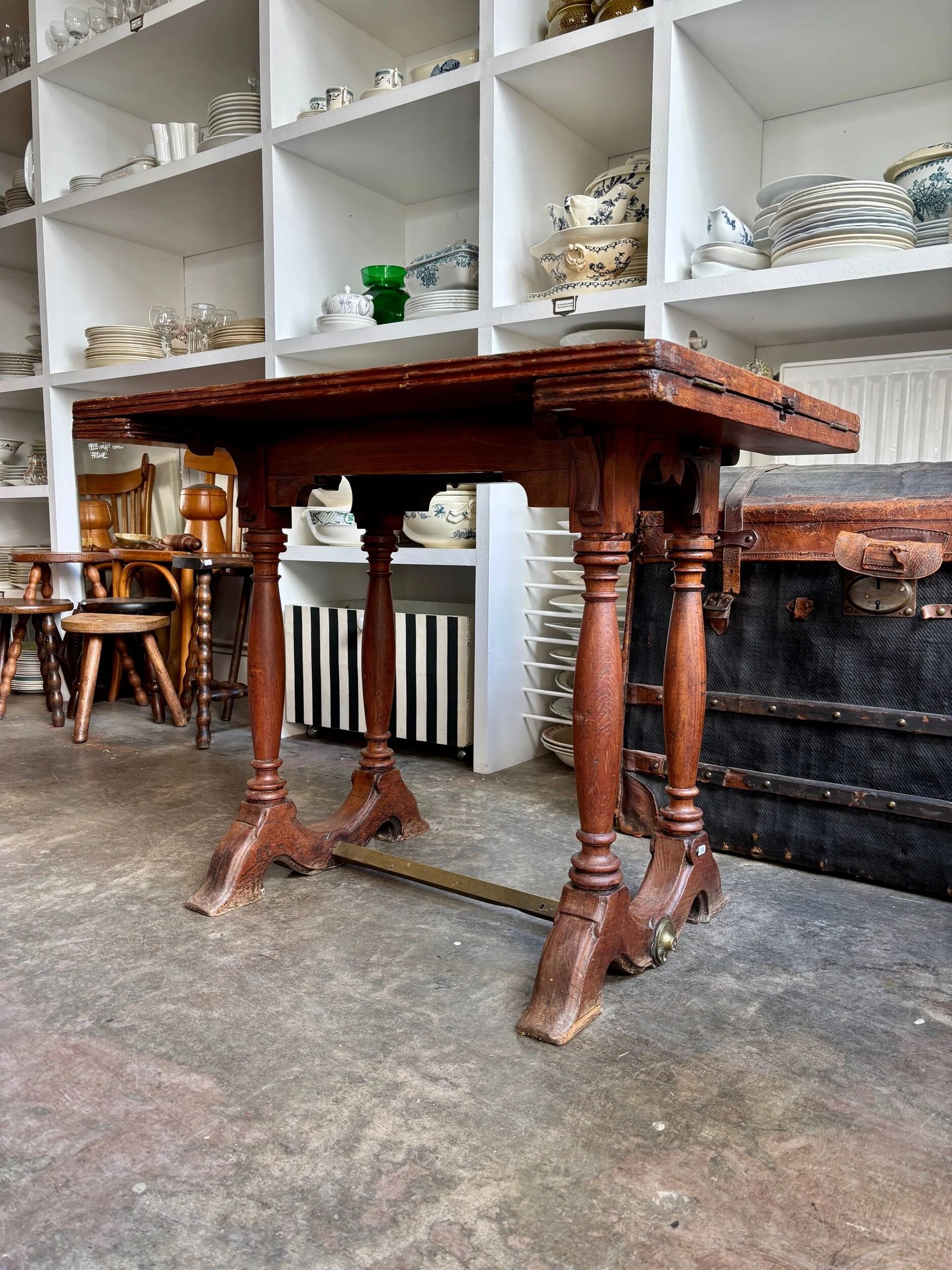 Table bistrot à abattants en bois foncé