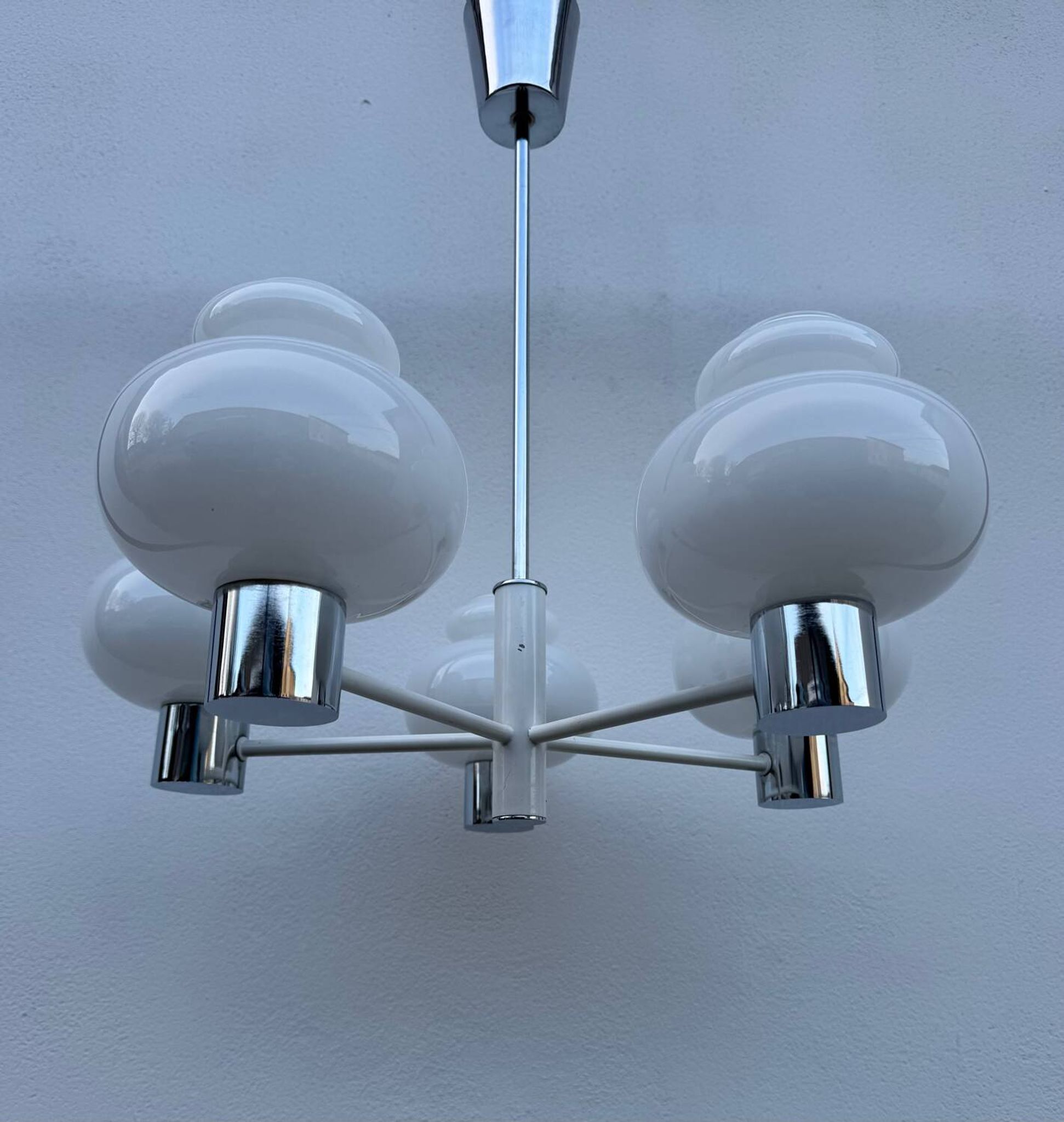Lustre Space Age opaline chrome années 70