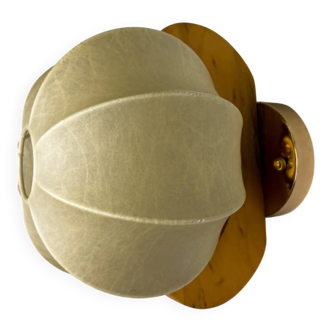 "Cocoon" wall light in resin and pine, Italy, circa 1970s