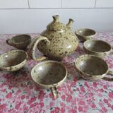 Tea service in varnished sandstone