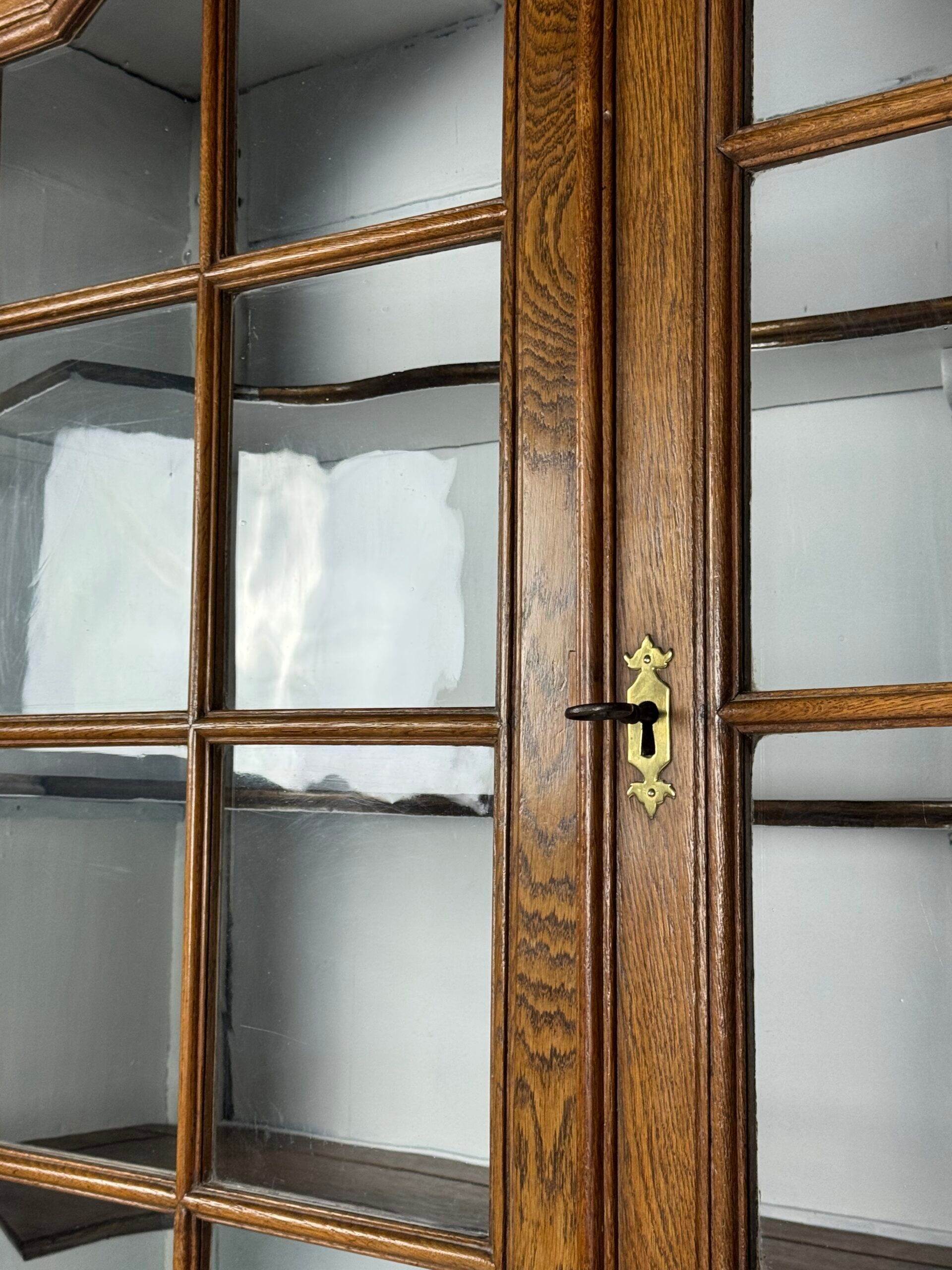 Bookcase buffet cabinet oak Belgian