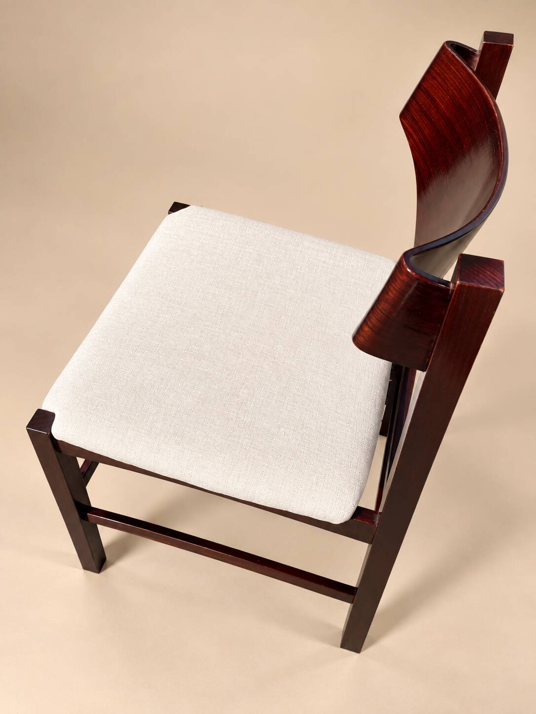 Chaises de gianfranco frattini en palissandre et velours - italie