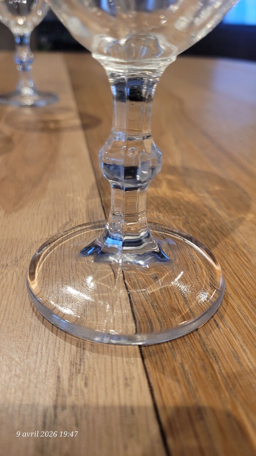 4 thick glass stemmed glasses