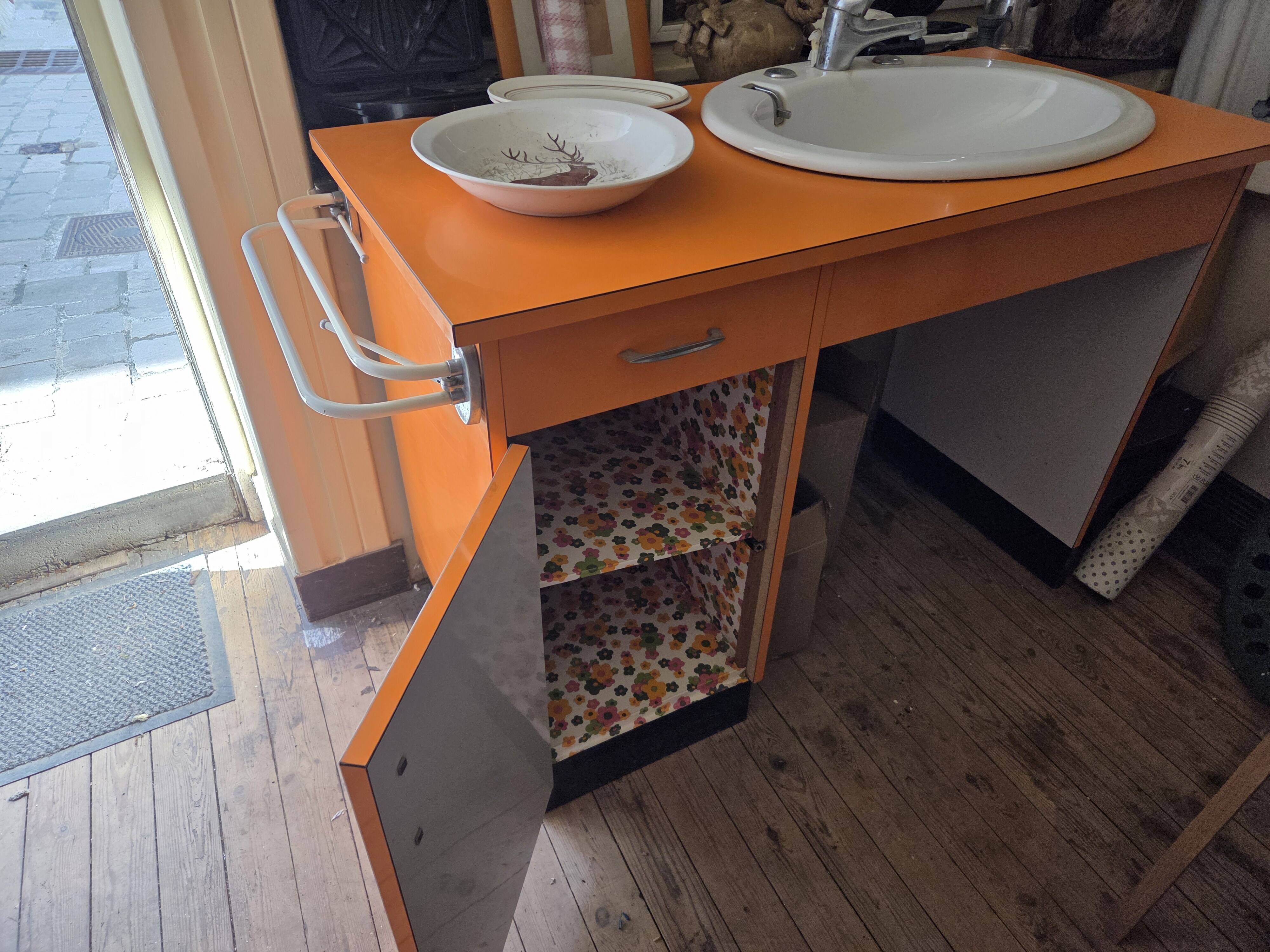 Vanity unit