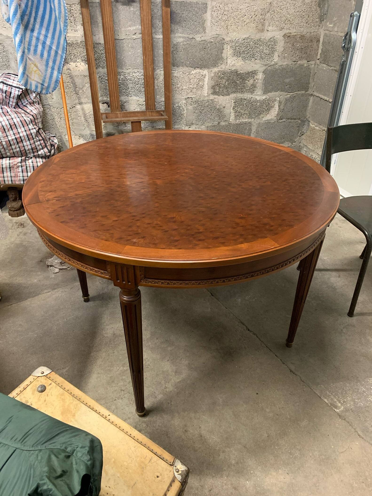 Louis XVI table in Cuban mahogany