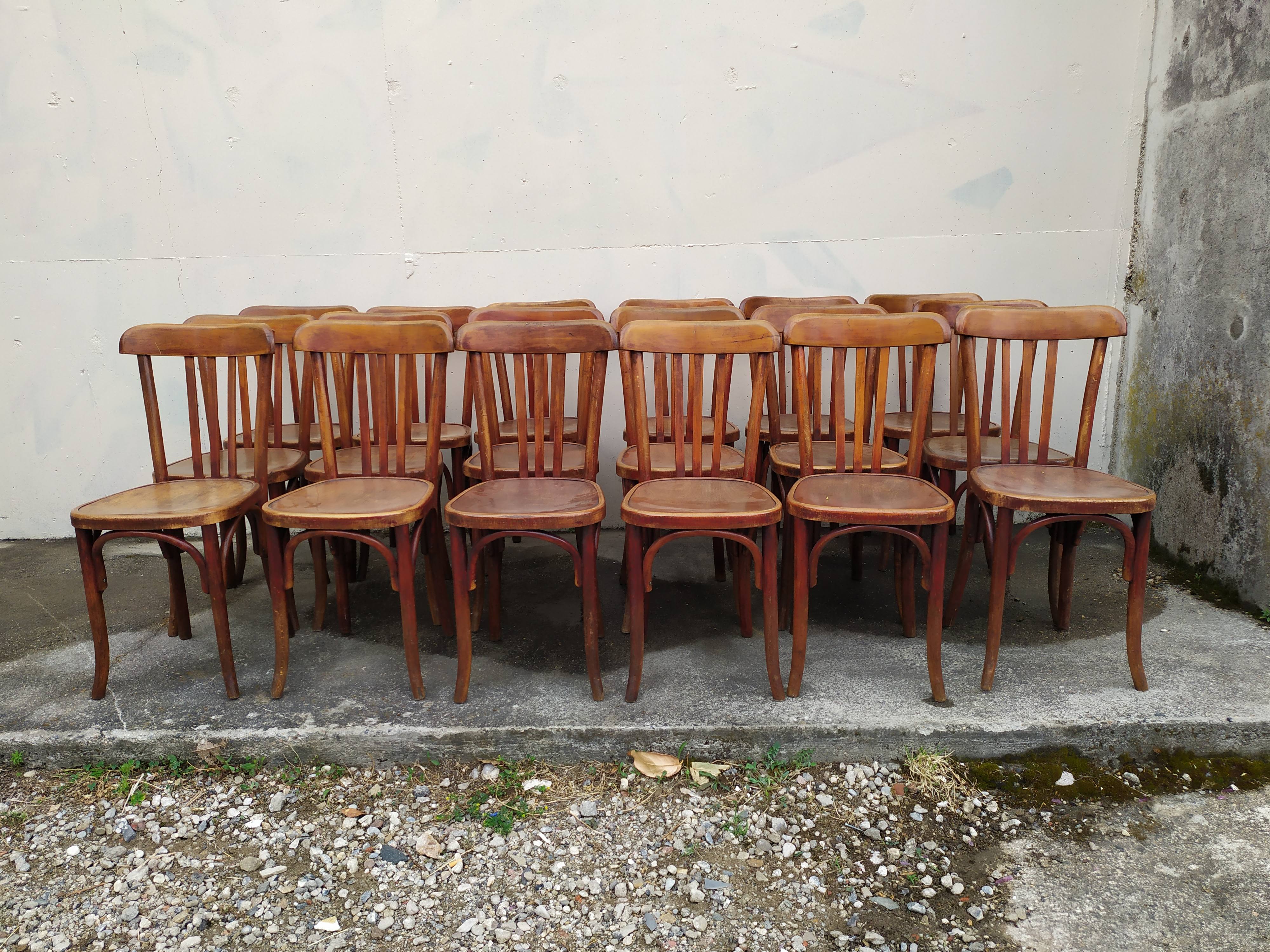 Lot de 18 chaises bistrot Fischel
