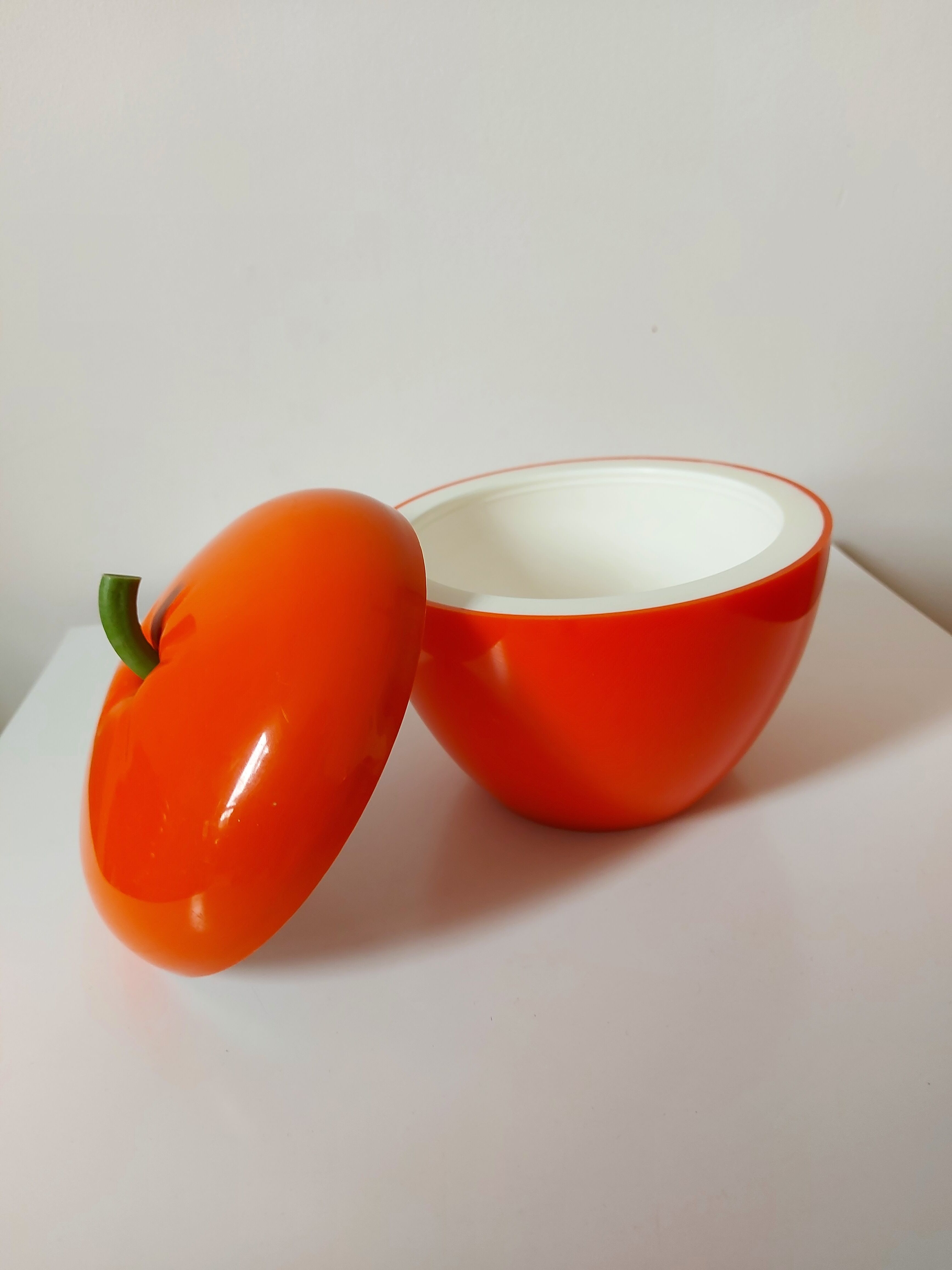 Apple ice bucket orange codec