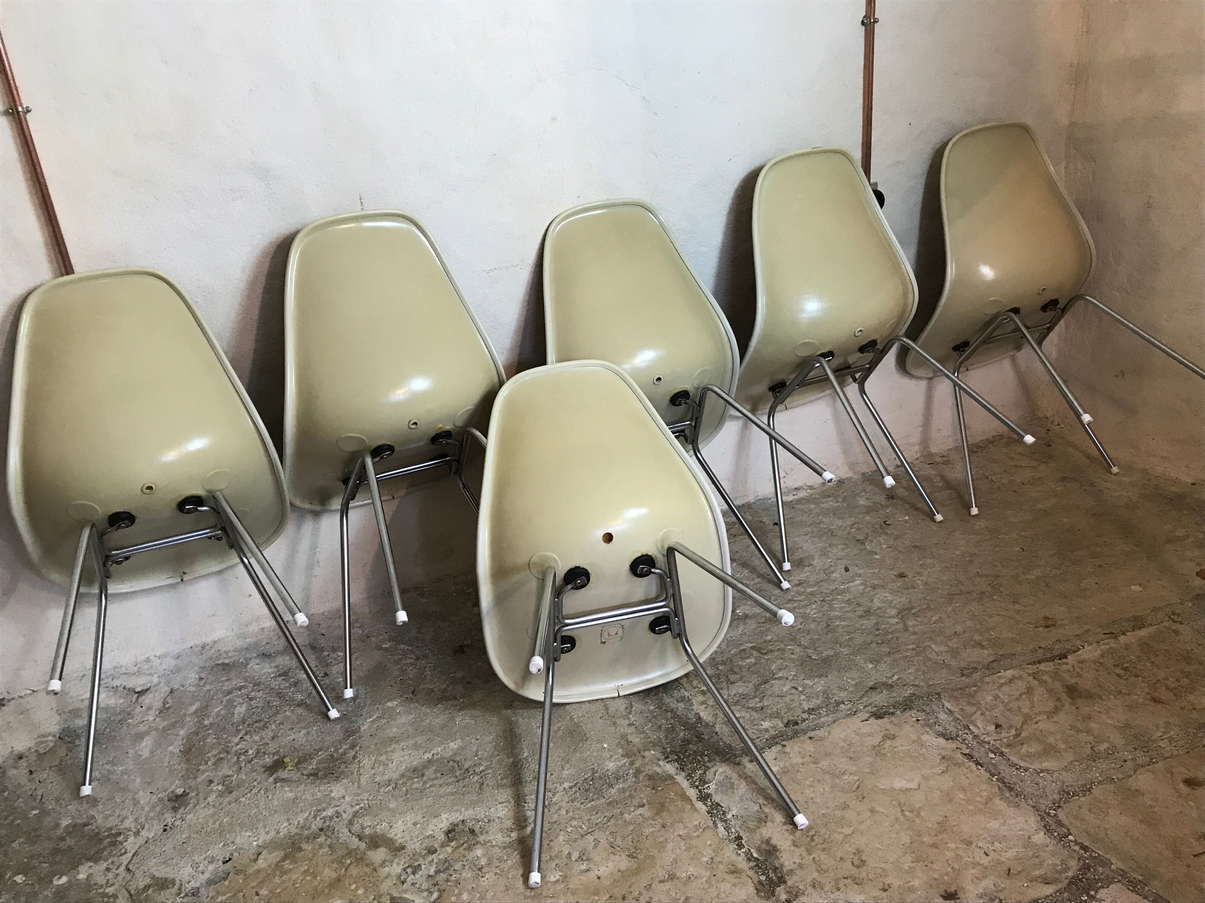 Set of 6 Charles and Ray Eames chairs for Herman Miller, 1960-70's