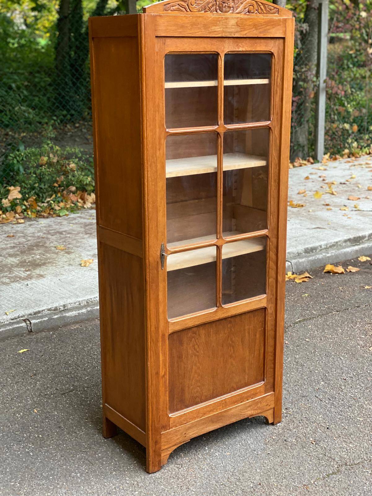 1960s Parisian Art Deco display case in solid oak