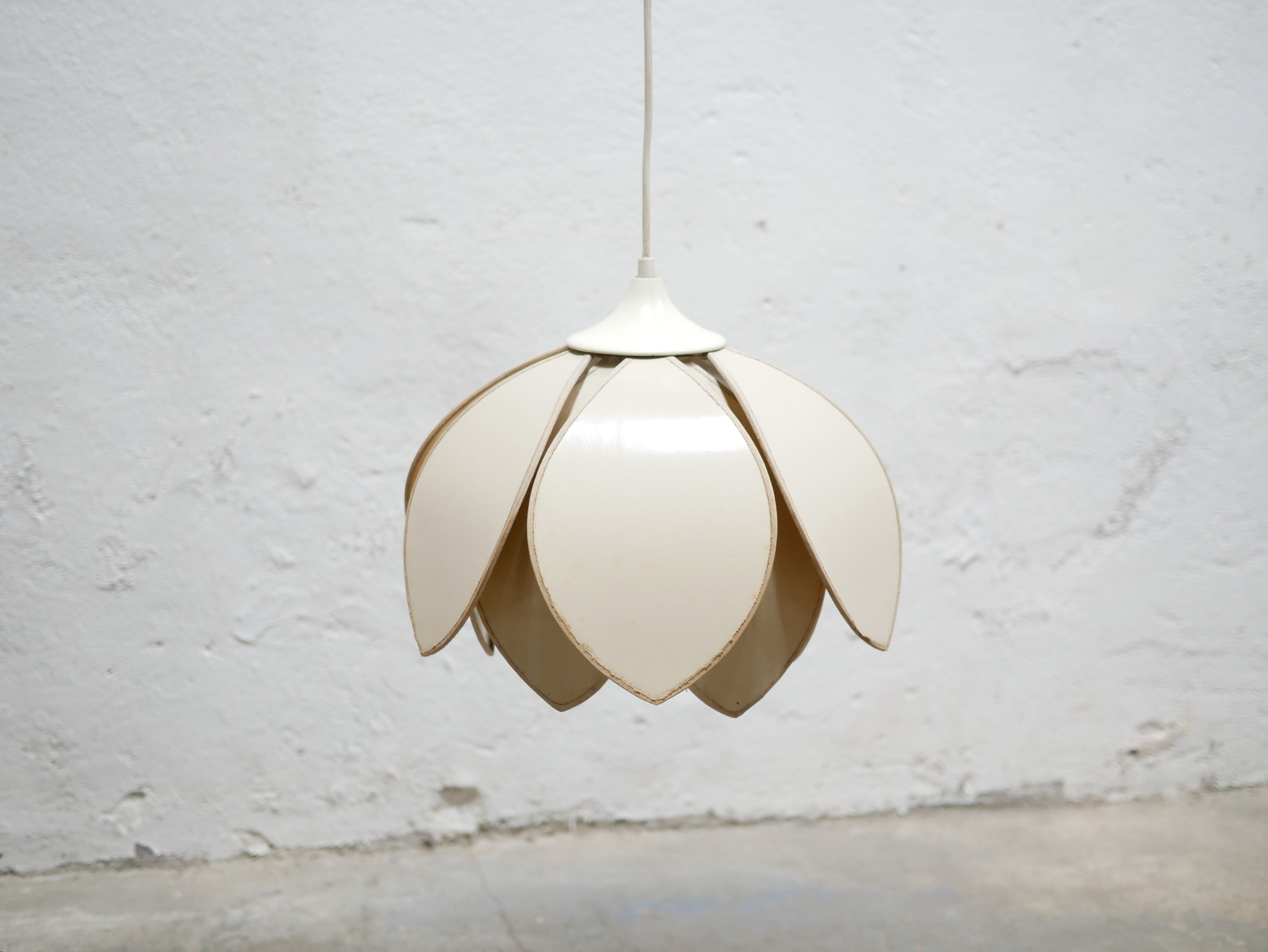 Suspension vintage fleur de lotus