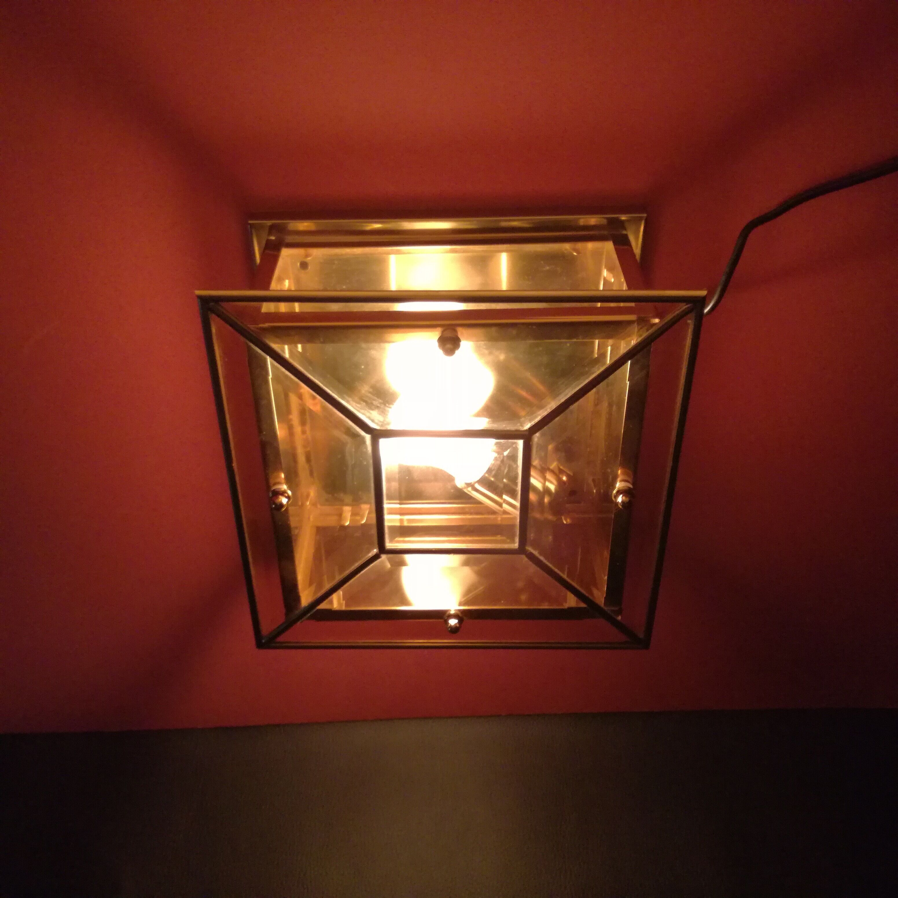 Plafonnier ou applique carré en laiton, en verre biseauté et teinté 1970